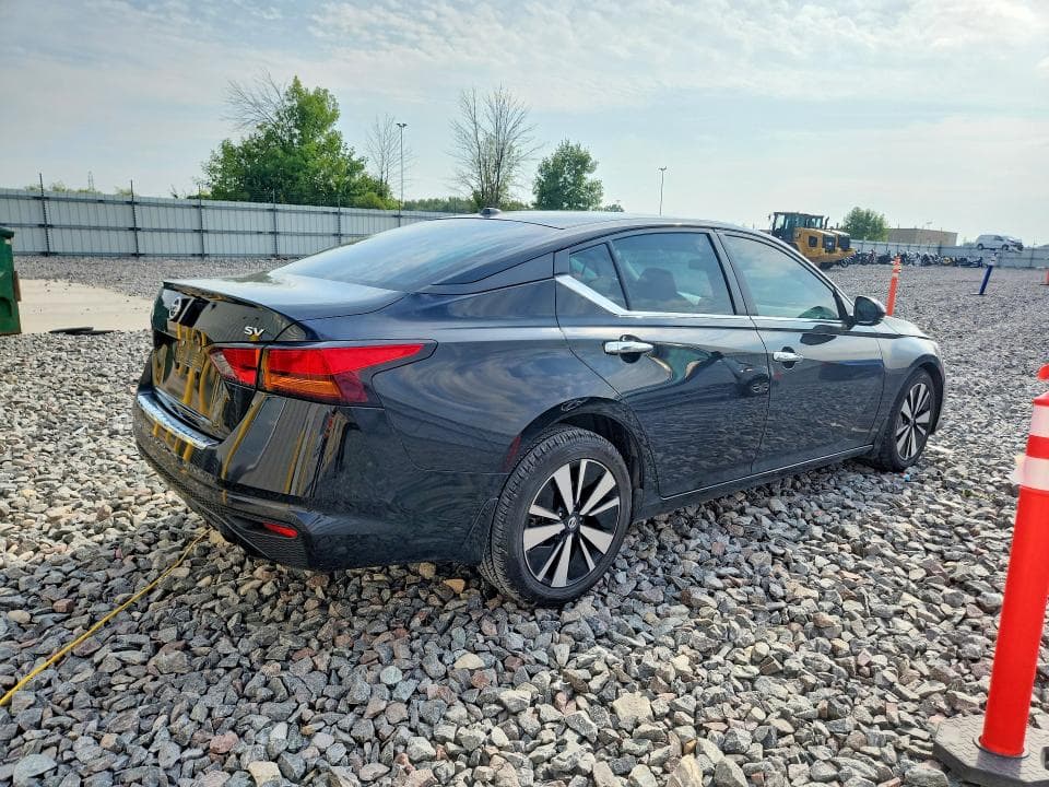 2022 NISSAN ALTIMA SV 3