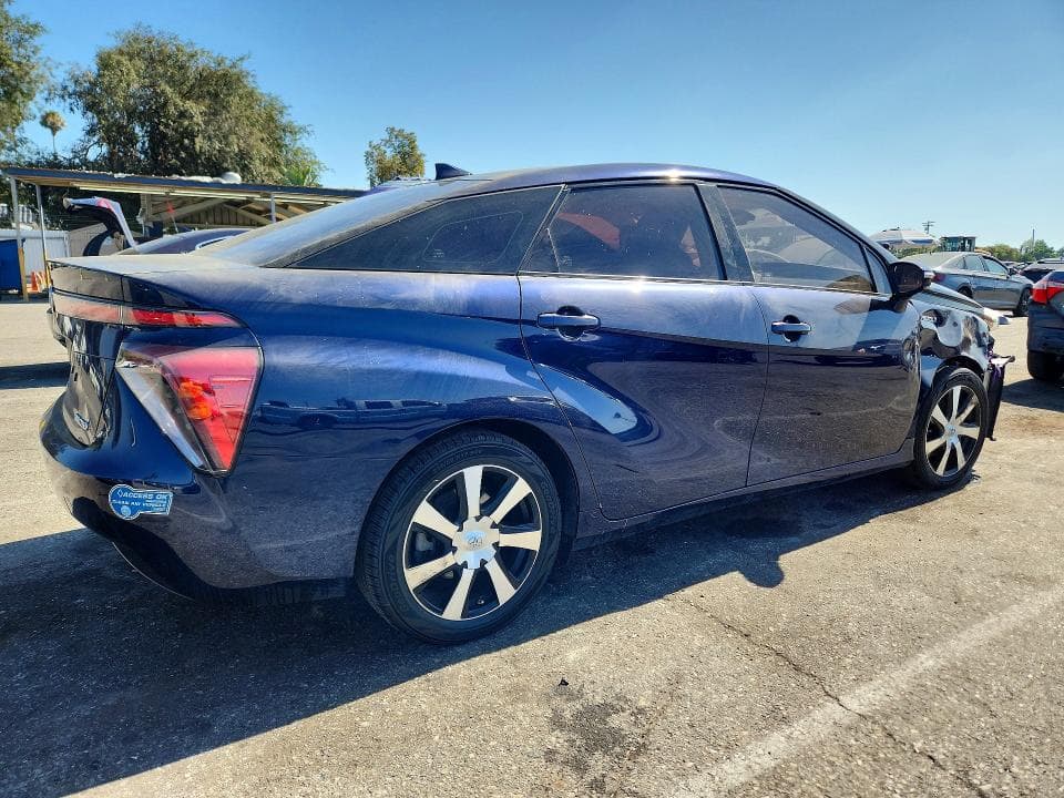2020 TOYOTA MIRAI BASE 3