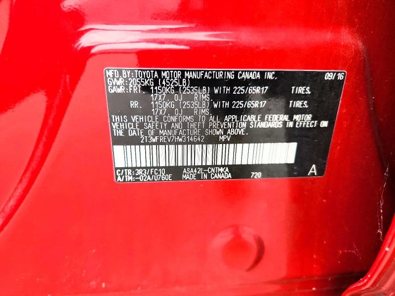 2017 TOYOTA RAV4 XLE 13