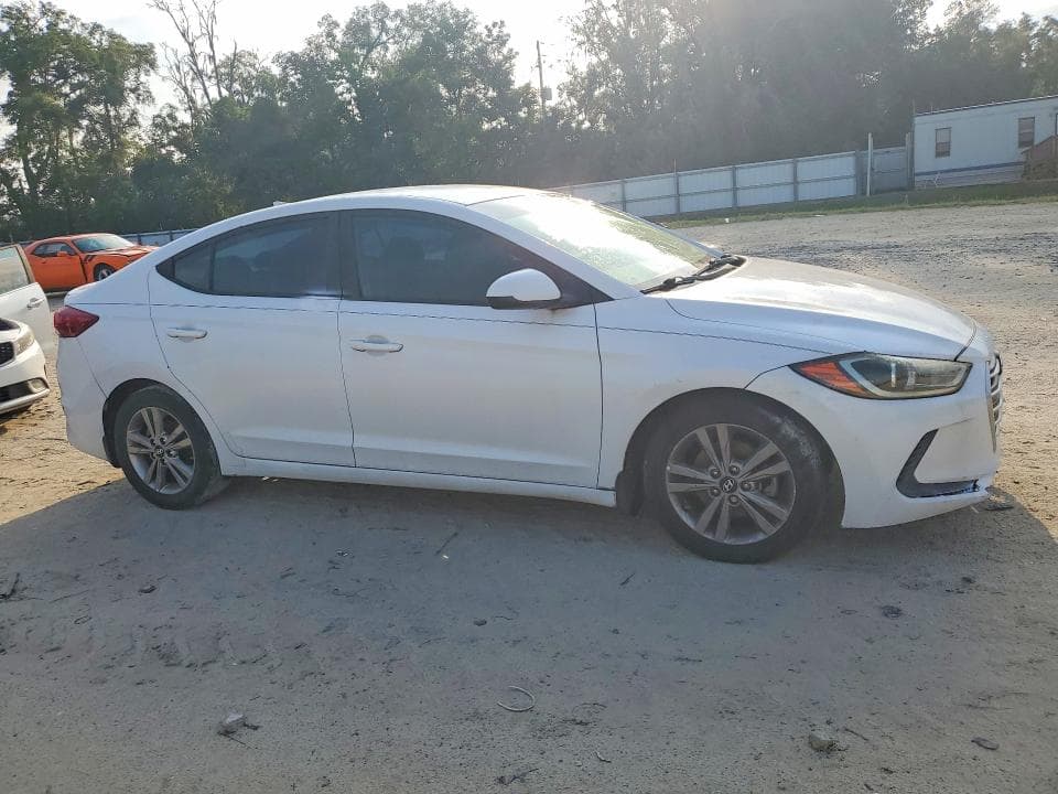 2018 HYUNDAI ELANTRA SEL 4