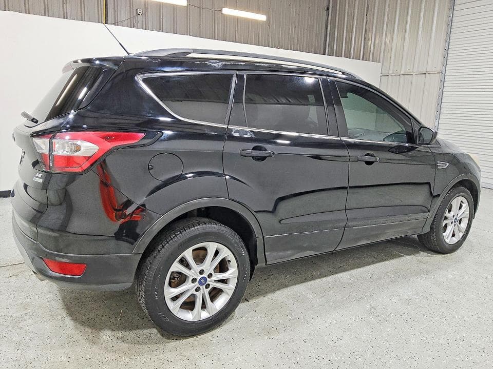 2017 FORD ESCAPE SE 3