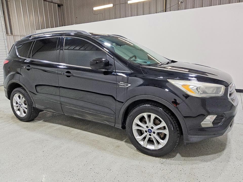 2017 FORD ESCAPE SE 4