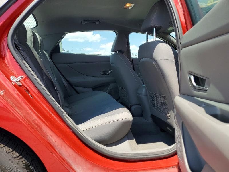2022 HYUNDAI ELANTRA SEL 10