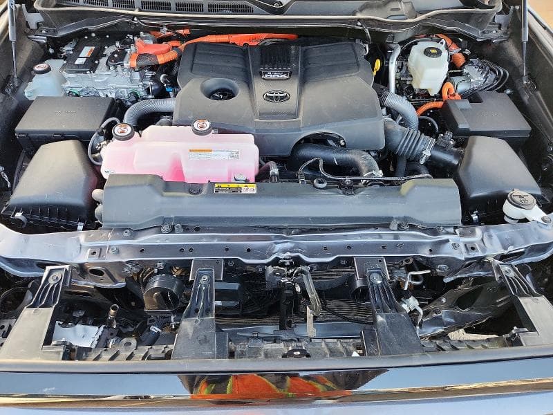 2025 TOYOTA TUNDRA PLATINUM HV 11