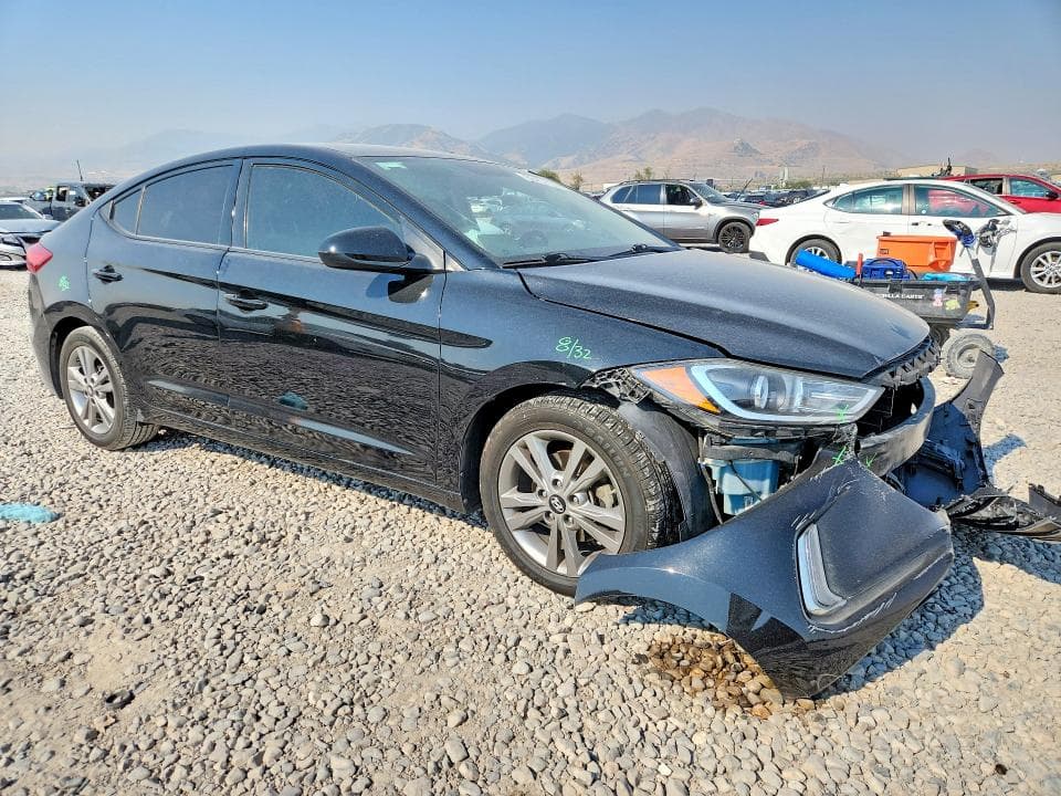 2017 HYUNDAI ELANTRA SE 4