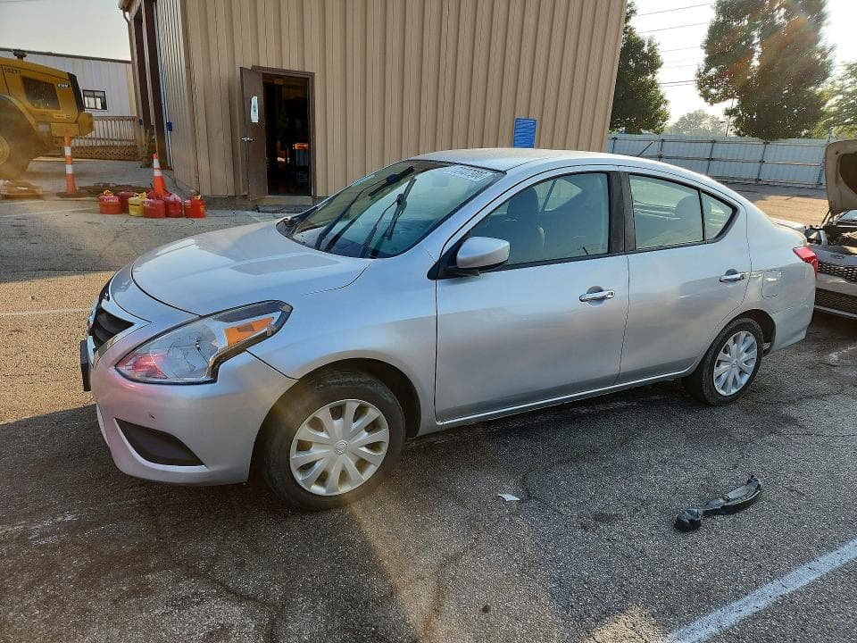 2018 NISSAN VERSA SV - 1