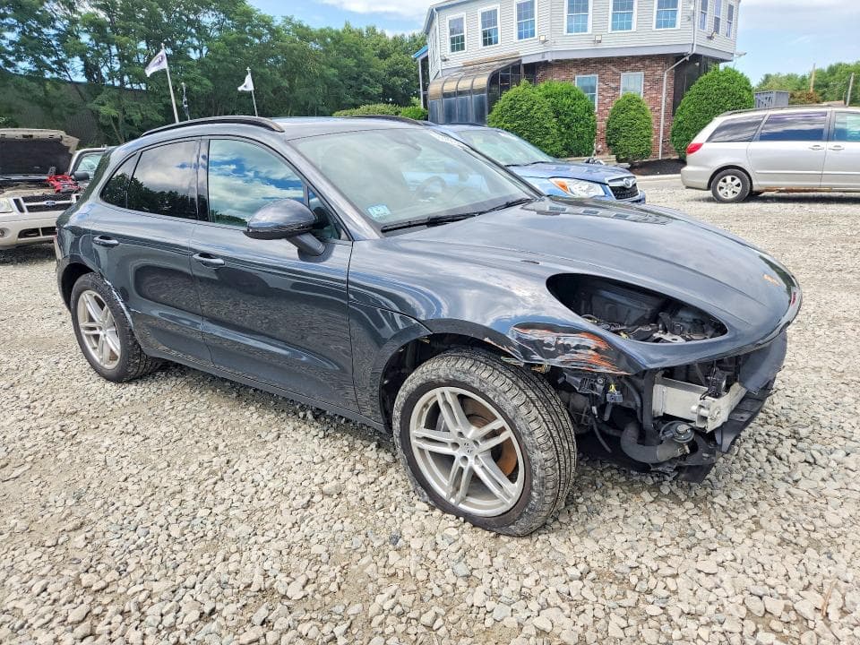 2017 PORSCHE MACAN 4