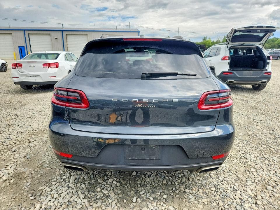2017 PORSCHE MACAN 6
