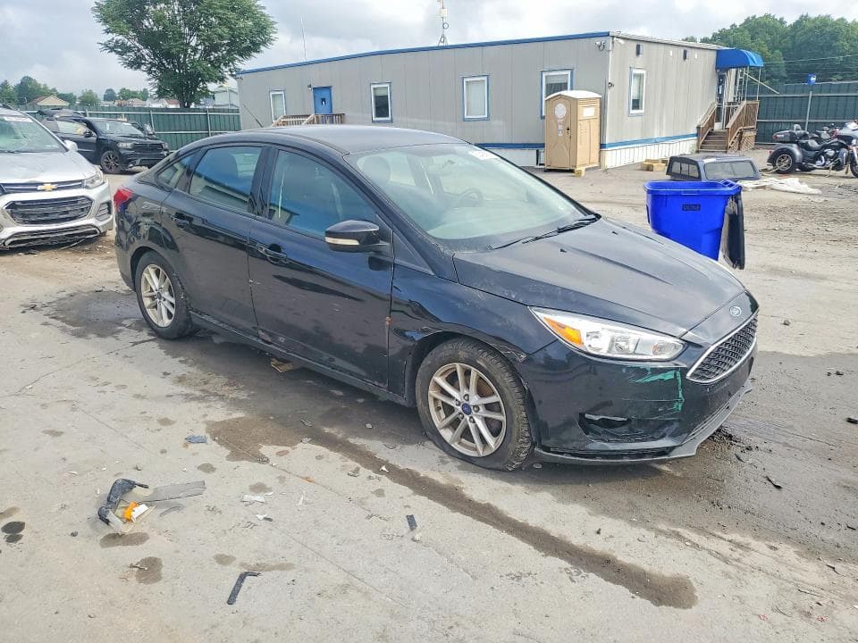2017 FORD FOCUS SE 4