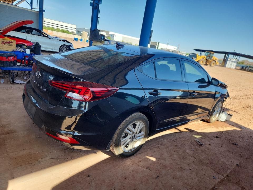 2020 HYUNDAI ELANTRA SEL 3