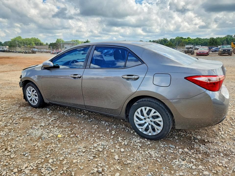 2017 TOYOTA COROLLA LE 2