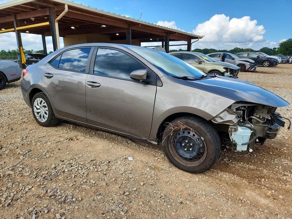 2017 TOYOTA COROLLA LE 4
