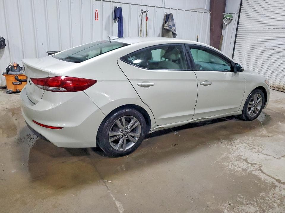 2017 HYUNDAI ELANTRA SE 3