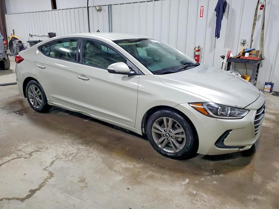 2017 HYUNDAI ELANTRA SE 4