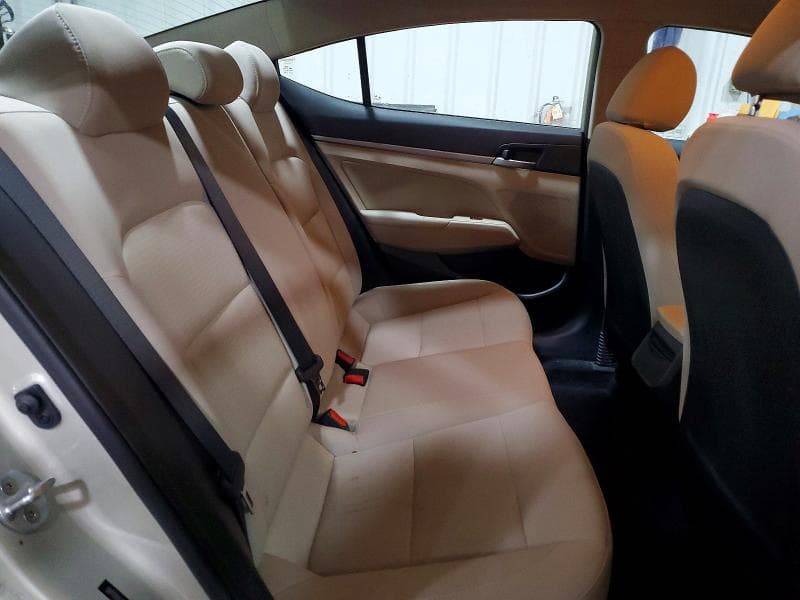 2017 HYUNDAI ELANTRA SE 10