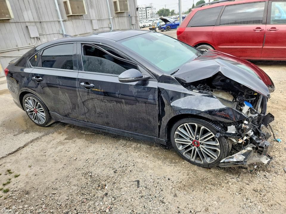 2021 KIA FORTE GT 4