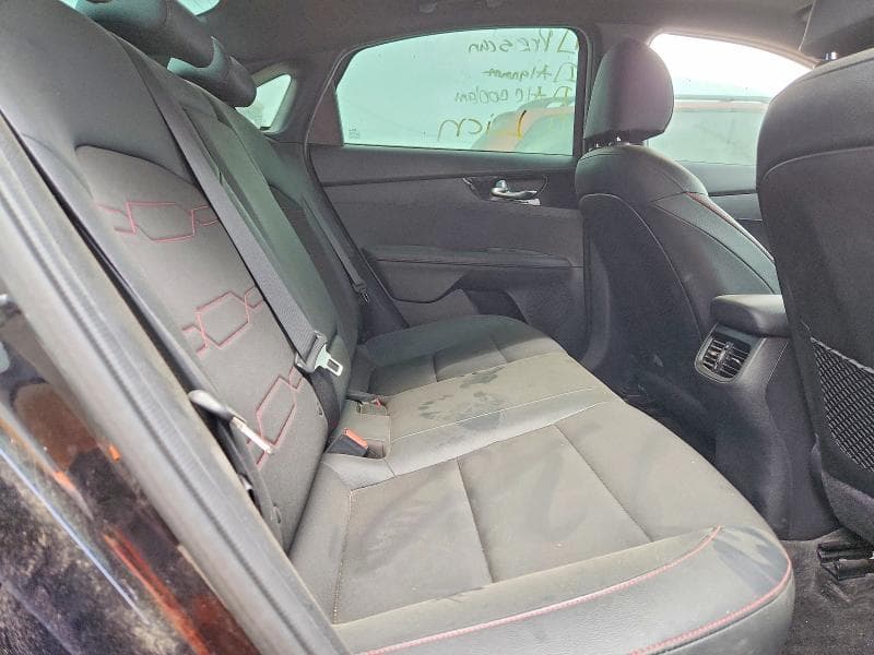 2021 KIA FORTE GT 10