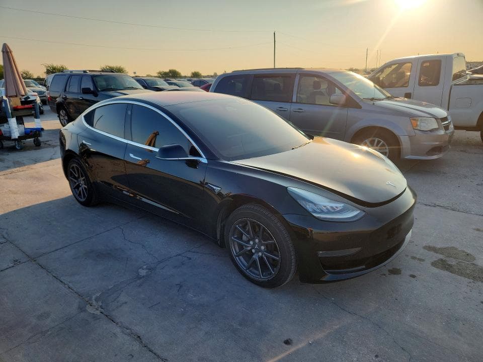 2018 TESLA MODEL 3 4