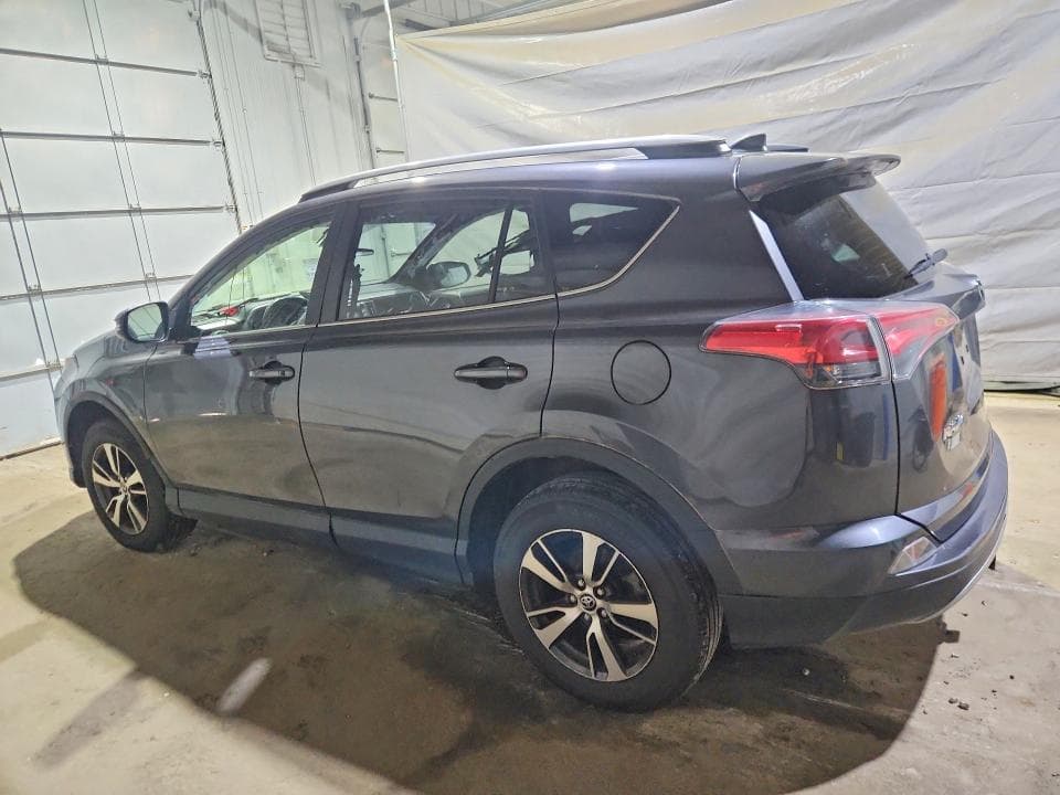 2018 TOYOTA RAV4 XLE 2
