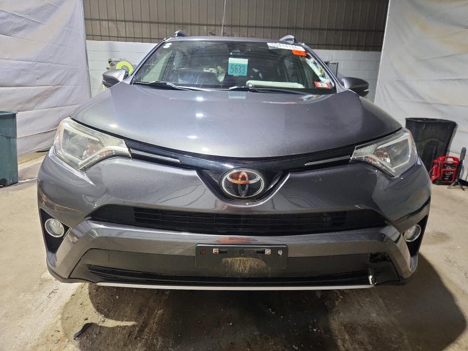 2018 TOYOTA RAV4 XLE 5