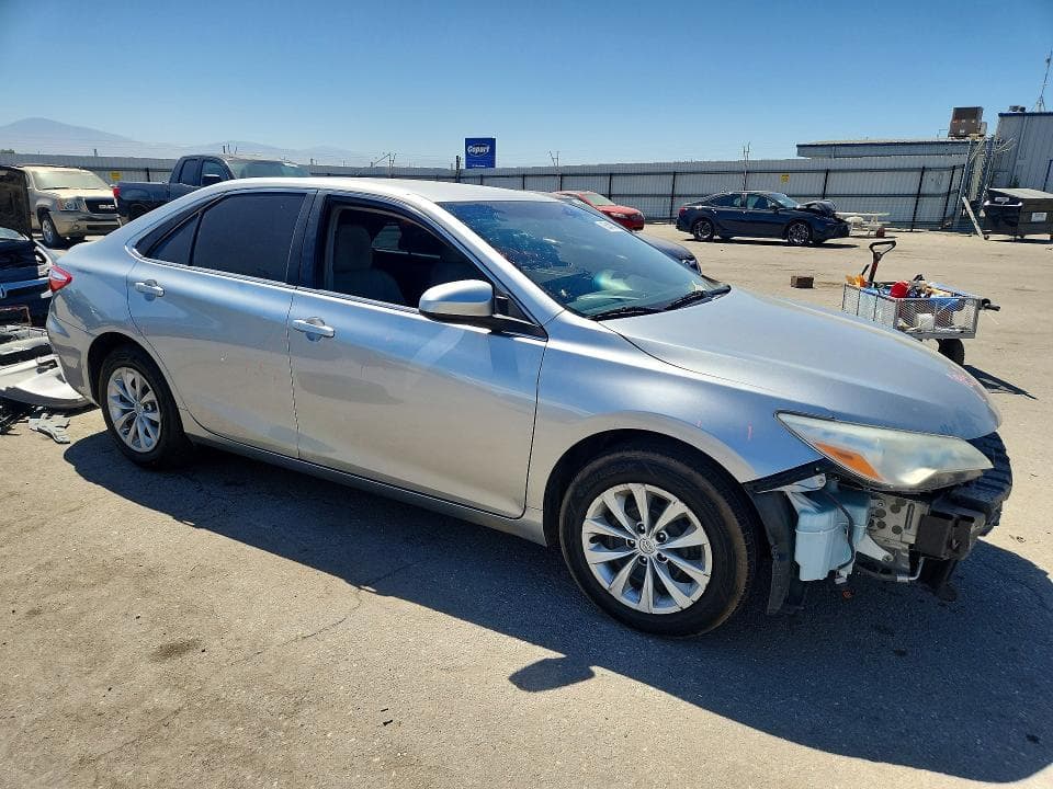 2017 TOYOTA CAMRY LE 4