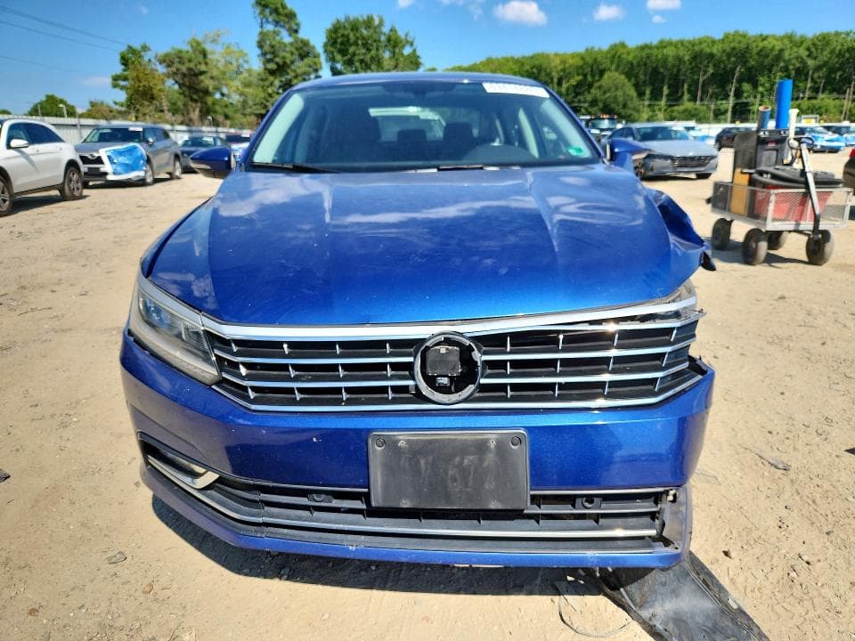 2017 VOLKSWAGEN PASSAT SE 5