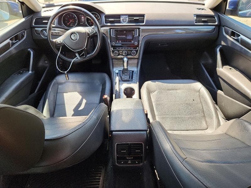 2017 VOLKSWAGEN PASSAT SE 8