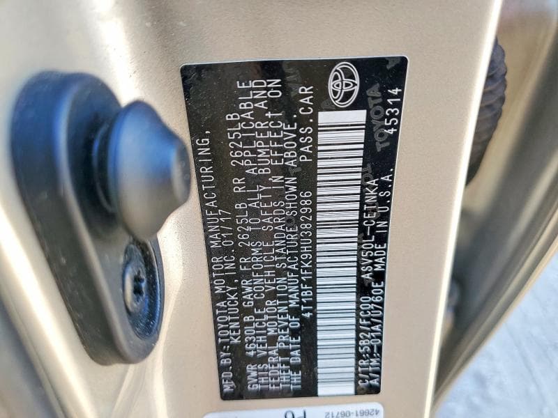 2017 TOYOTA CAMRY LE 12