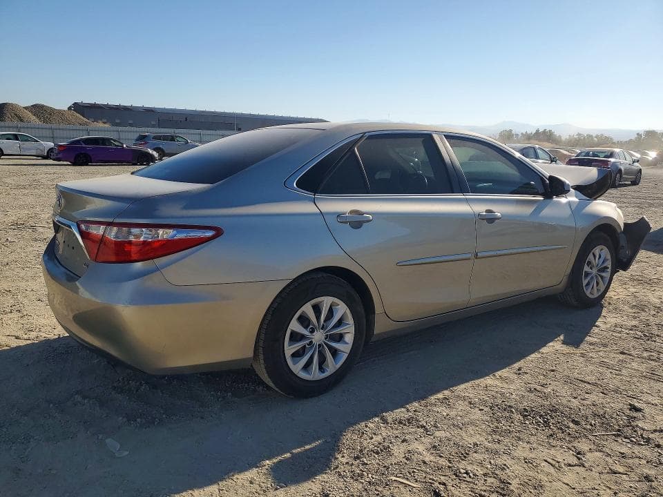 2017 TOYOTA CAMRY LE 3