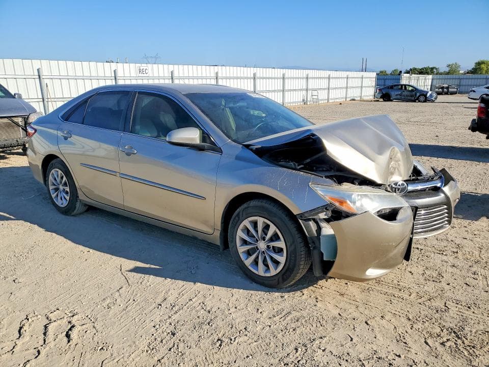 2017 TOYOTA CAMRY LE 4