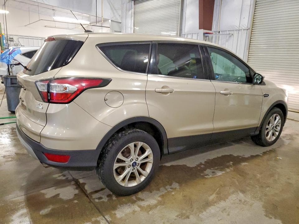 2017 FORD ESCAPE SE 3