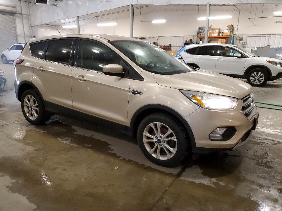 2017 FORD ESCAPE SE 4