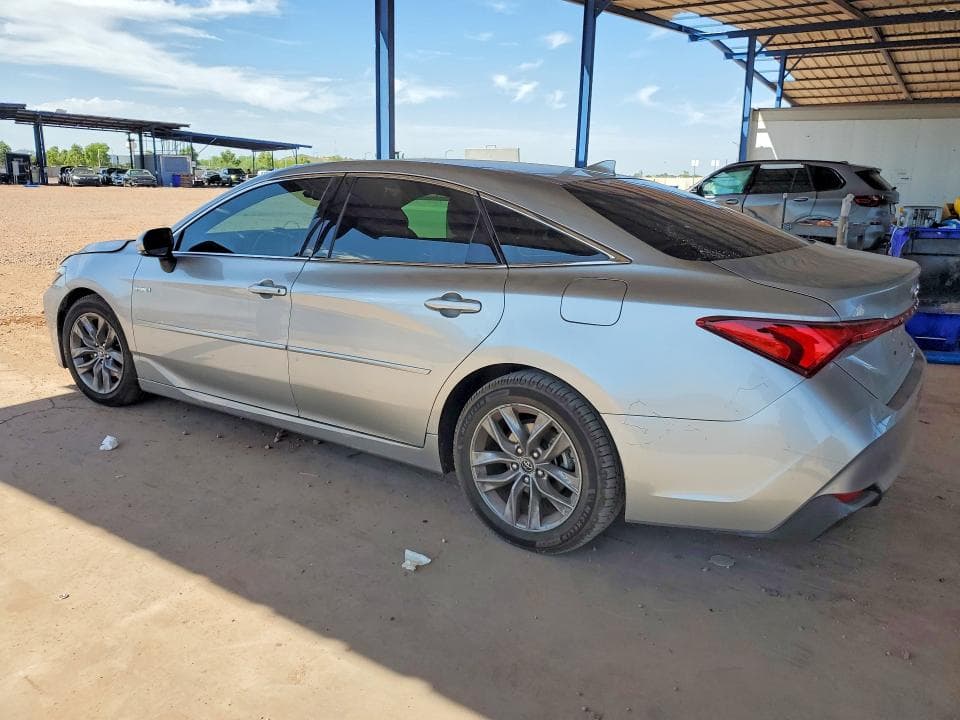 2019 TOYOTA AVALON 2
