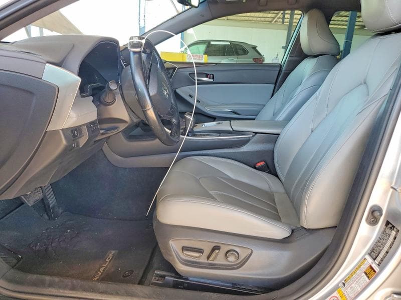 2019 TOYOTA AVALON 7