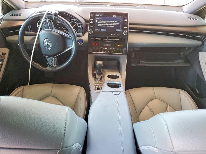 2019 TOYOTA AVALON 8