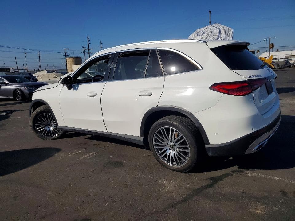 2025 MERCEDES-BENZ GLC 300 2