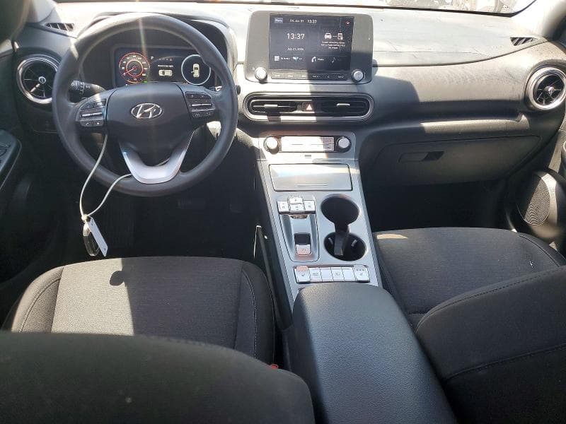 2023 HYUNDAI KONA SE 8