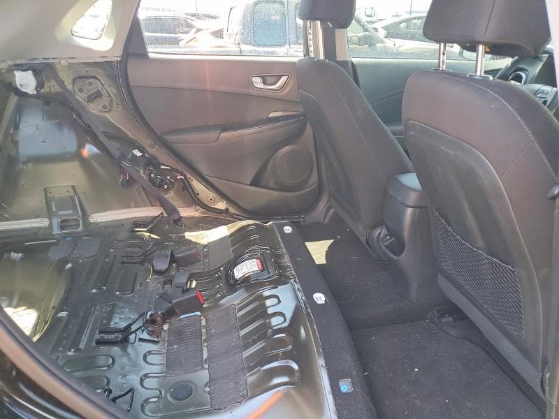 2023 HYUNDAI KONA SE 10