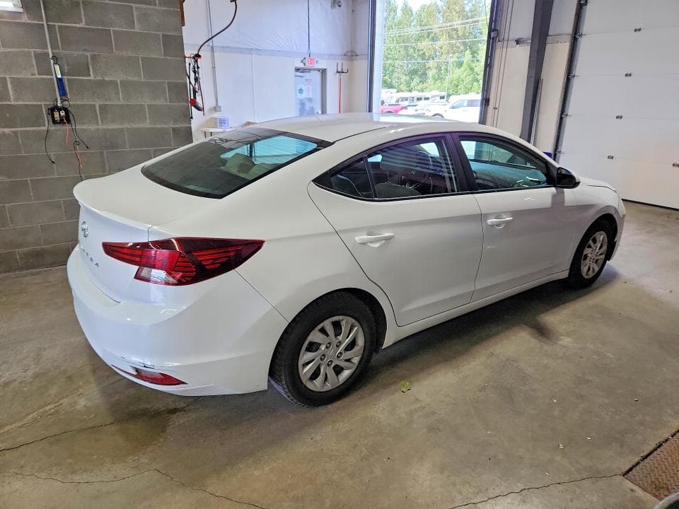 2020 HYUNDAI ELANTRA SE 3