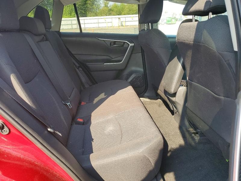 2019 TOYOTA RAV4 LE 11