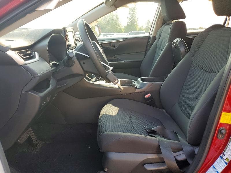 2019 TOYOTA RAV4 LE 7