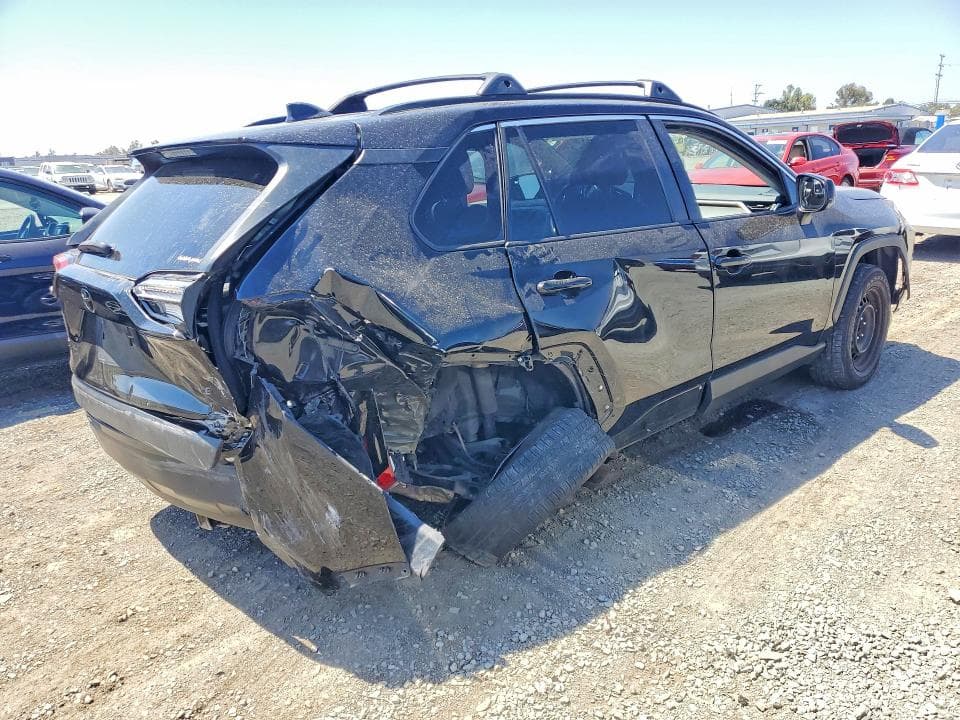 2019 TOYOTA RAV4 LE 3
