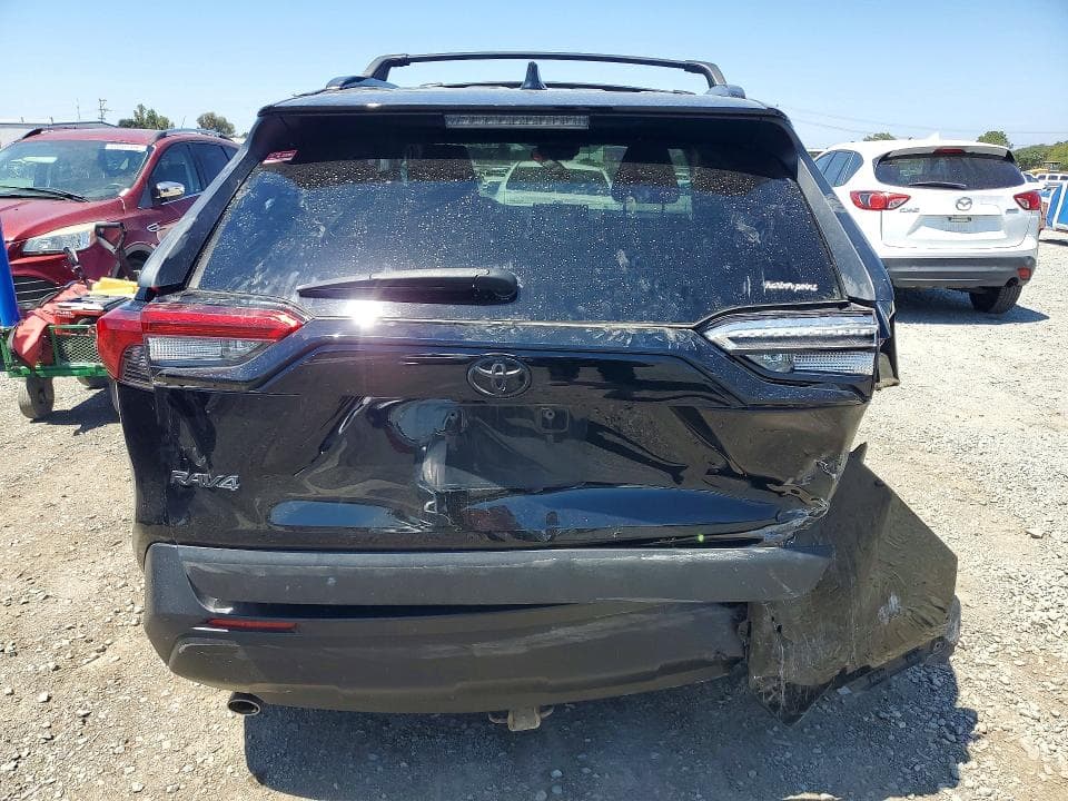 2019 TOYOTA RAV4 LE 6