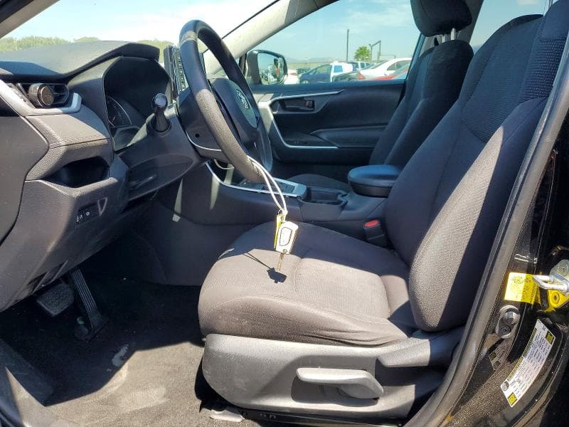 2019 TOYOTA RAV4 LE 7