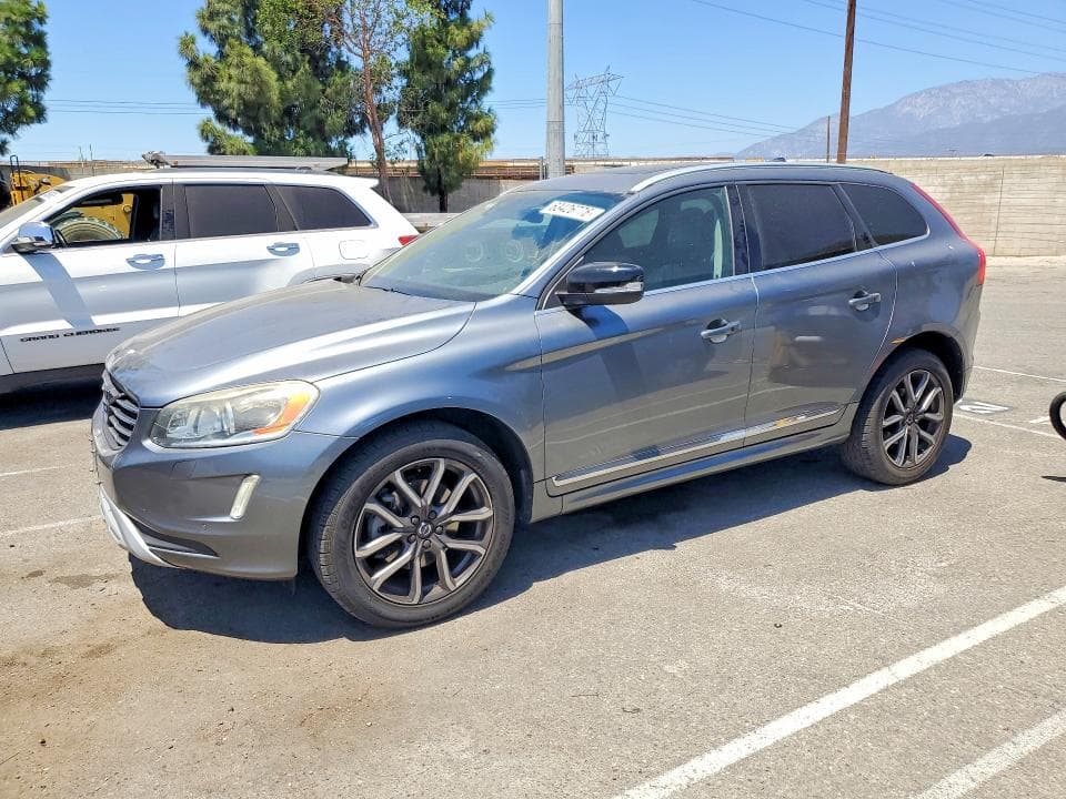 2017 VOLVO XC60 T6 DYNAMIC - 1