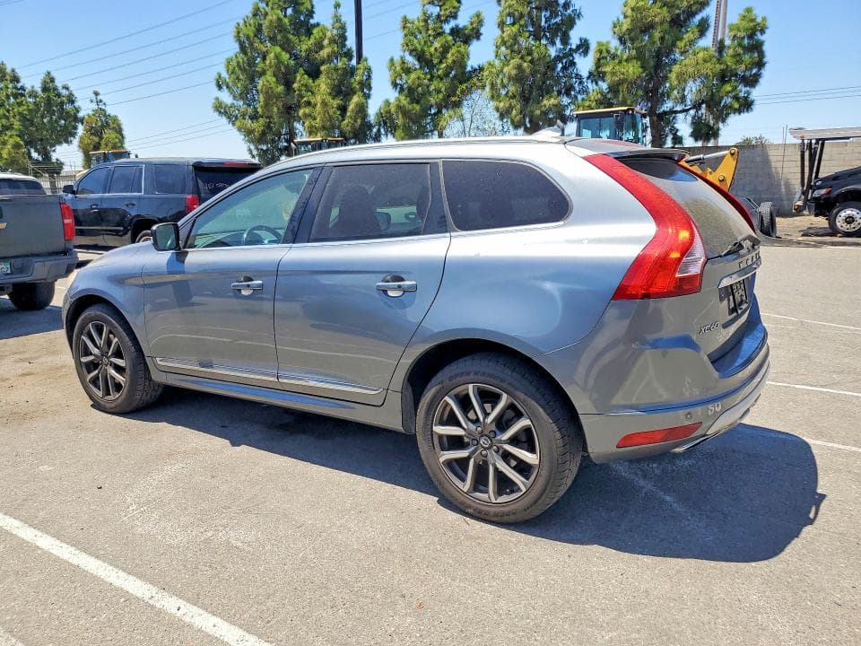 2017 VOLVO XC60 T6 DYNAMIC 2