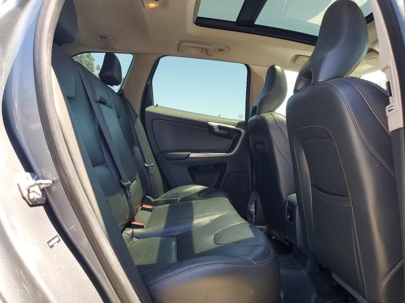 2017 VOLVO XC60 T6 DYNAMIC 11