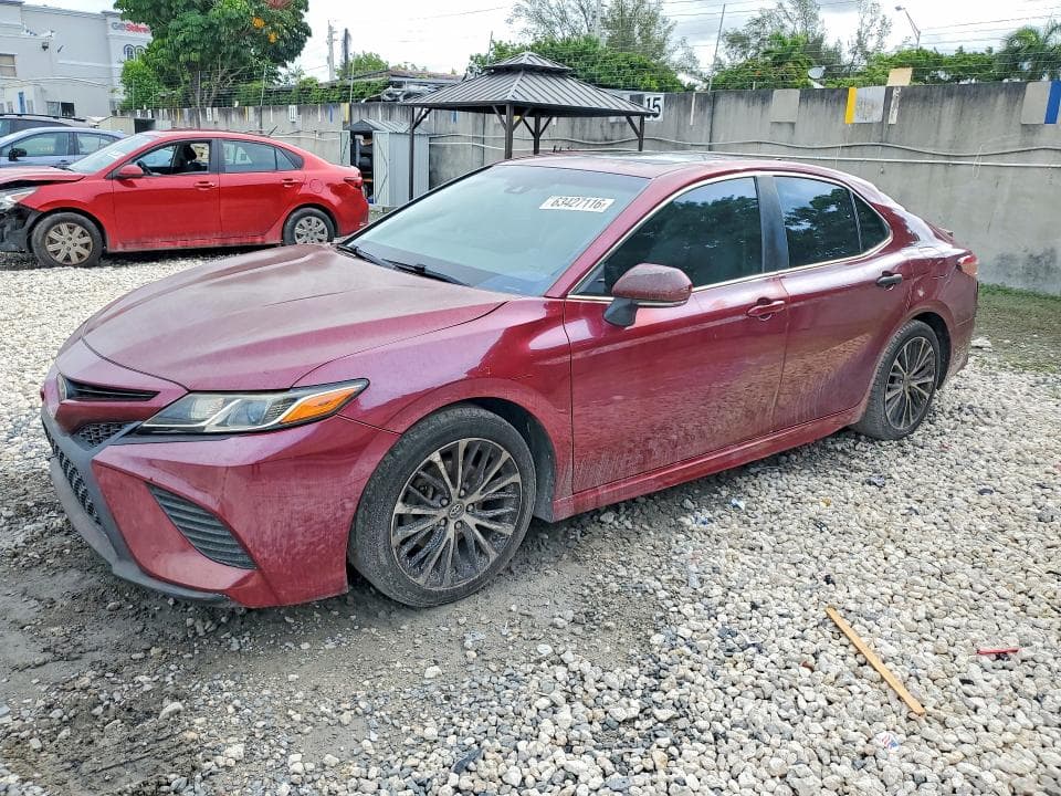 2018 TOYOTA CAMRY SE - 1