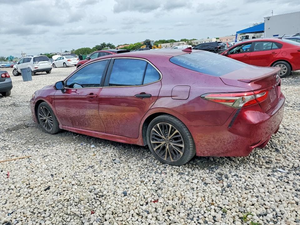 2018 TOYOTA CAMRY SE 2