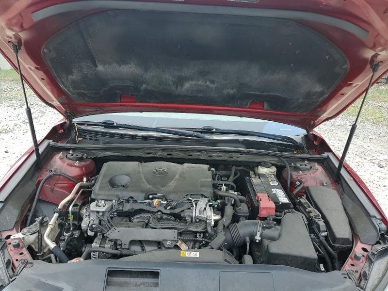 2018 TOYOTA CAMRY SE 11